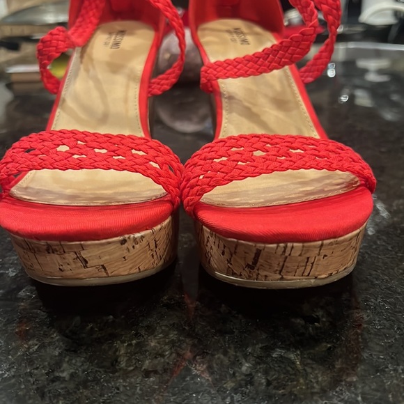 Beautiful red Heels 👠 - Picture 2 of 5